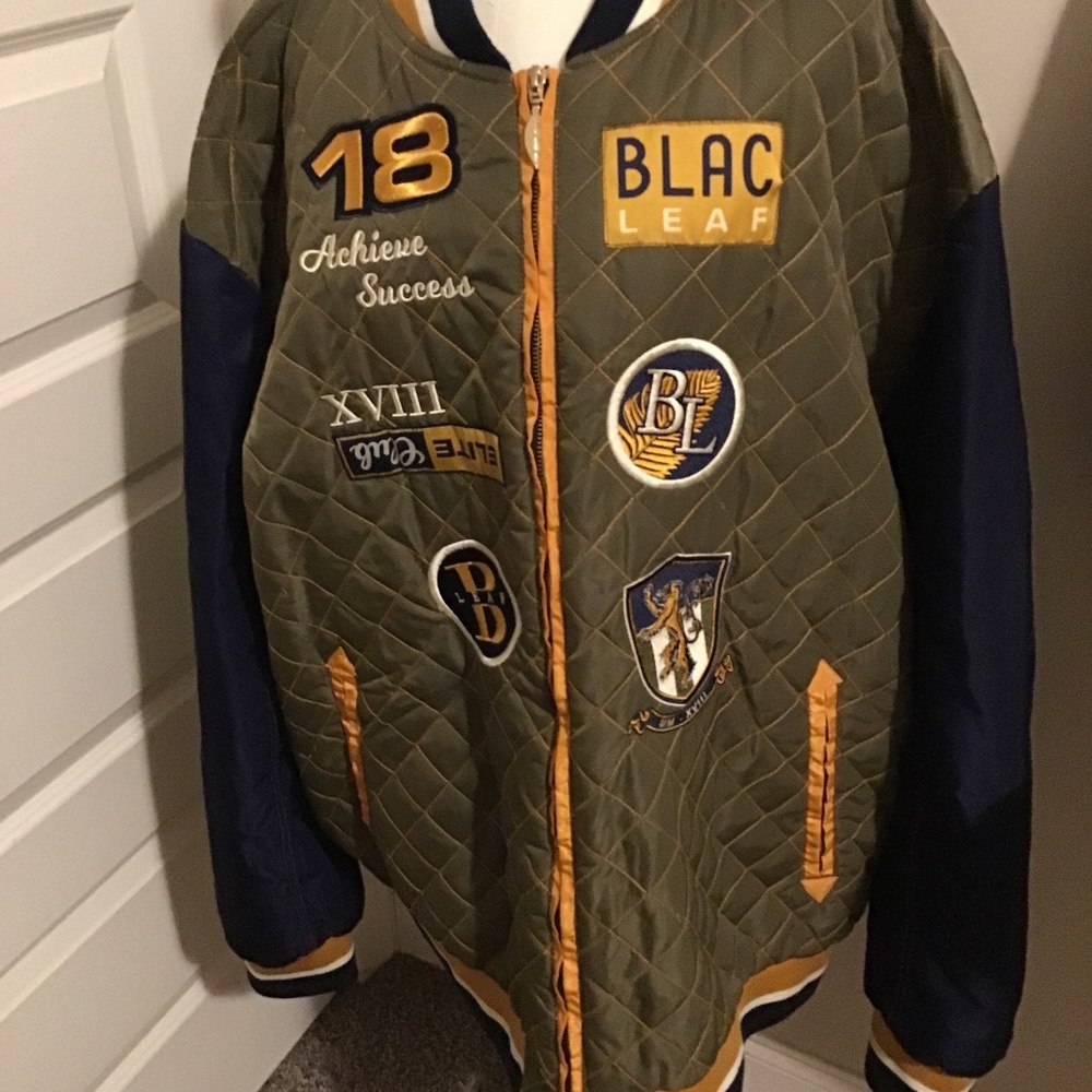 🔥SALE! BLAC-LEAF, QUILTED JACKET SIZE 4XL, HAS ONE SMALL HOLE ON RIGHT SHOULDER - Picture 1 of 5